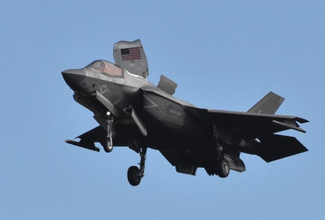 米軍Ｆ３５Ｂ２機が緊急着陸　宮崎県・新田原基地 - Miyanichi e-press