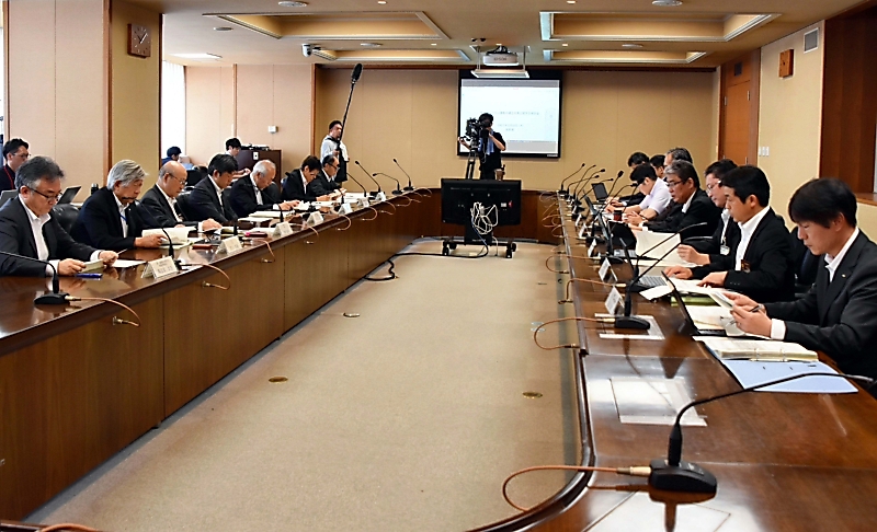 なぜ長野県のガソリン価格は高いのか 県が近県と比べて要因を分析へ - 信濃毎日新聞デジタル