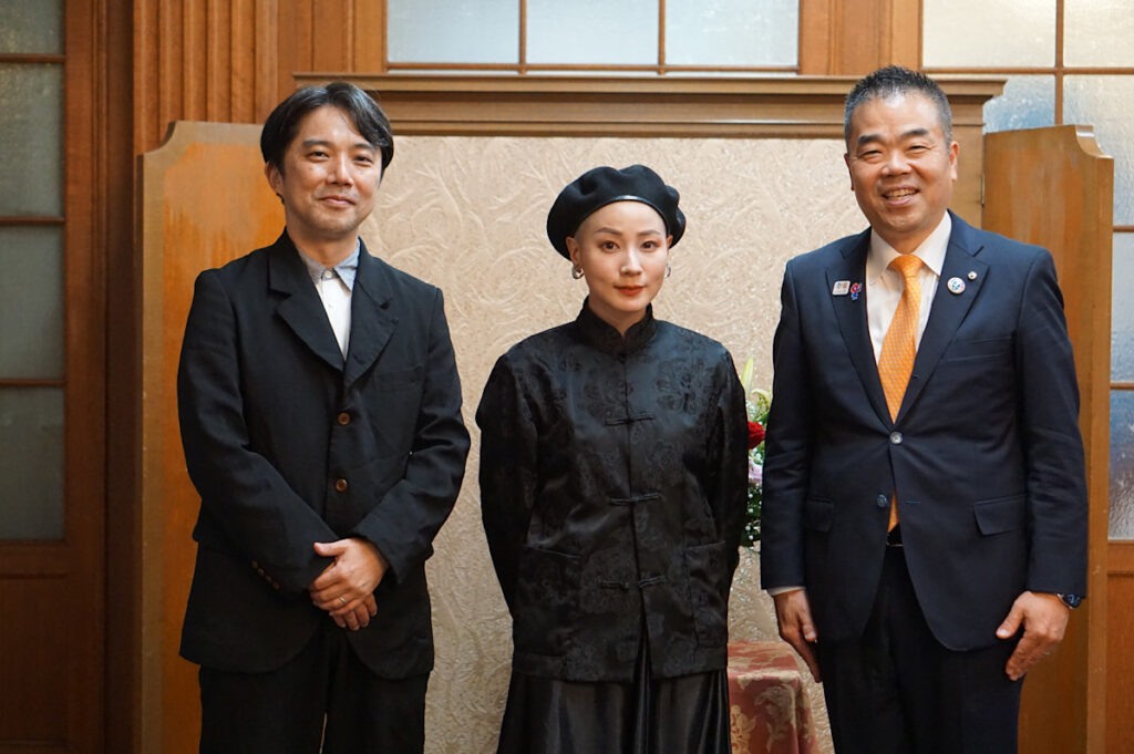 滋賀県がいまアートの産地として注目される理由とは。三日月大造滋賀県知事＋笹岡由梨子＋保坂健二朗【座談会】｜Tokyo Art Beat