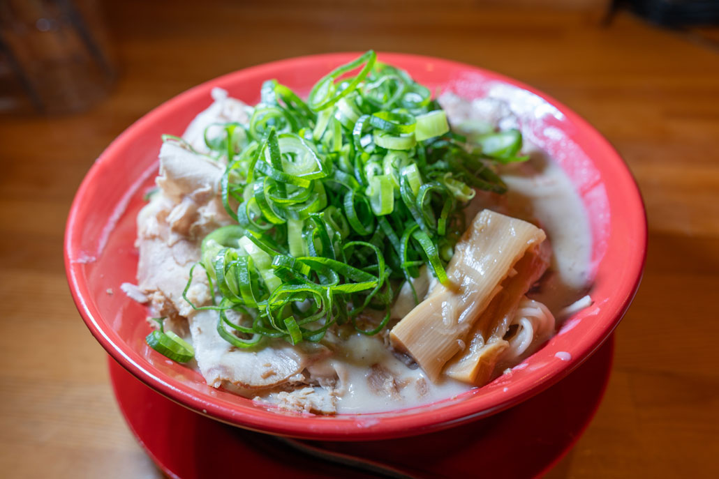 「わづか火の丸らーめん」の「最強濃厚煮干ラーメン」画像