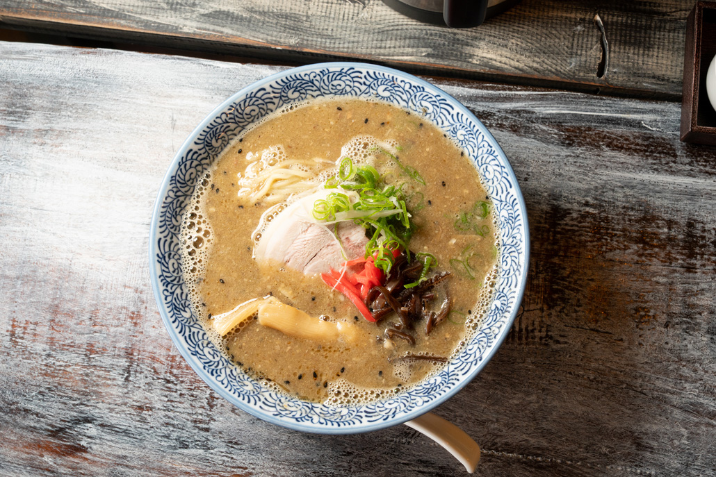 「AJISAI らーめん Kyoto」ラーメン上から見た画像