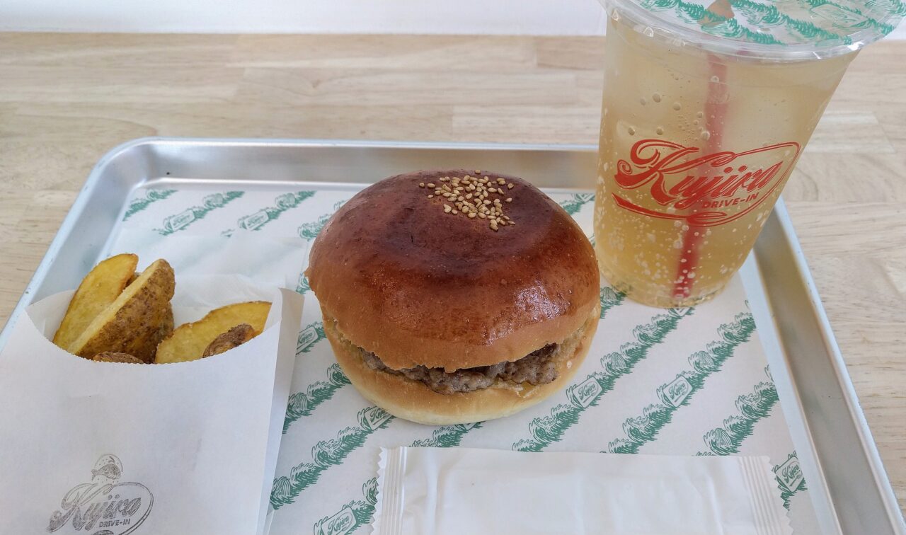 クジラドライブイン