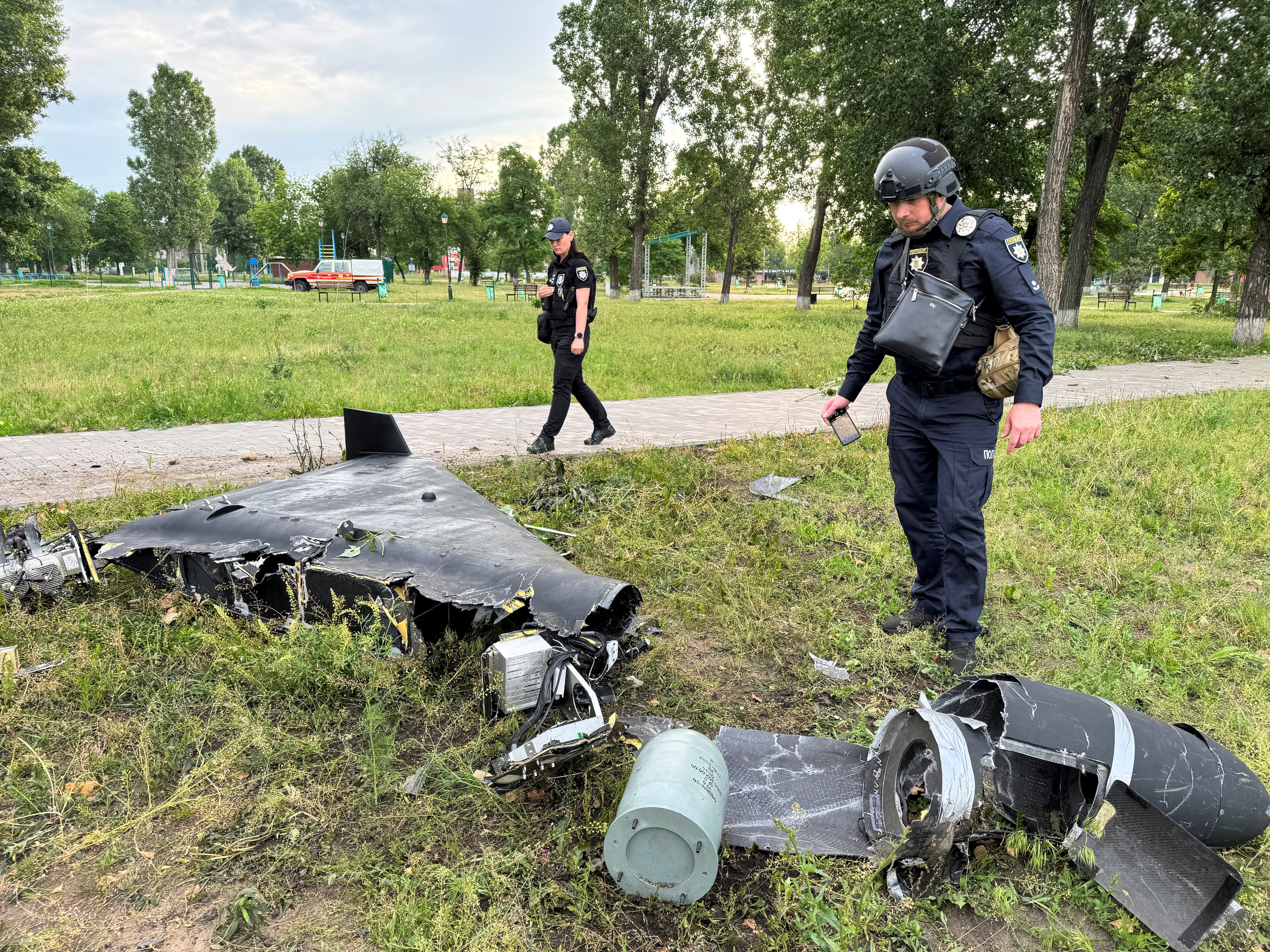 ロシア軍がウクライナ・ハルキウの集合住宅空爆、17人負傷と知事