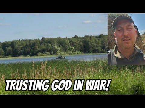 アメリカの宗教家は2人の子供と一緒にロシアに移りました。お父さんは陸軍に加わり、市民権をより速く取得しました。彼は2週間のトレーニングの後、最前線に行かないと言われました...しかし、彼は.....そして彼らは約束されたとおりに支払われませんでした。私が持っているように、彼らのYTチャンネルでいくつかの真実を吐き出してください。