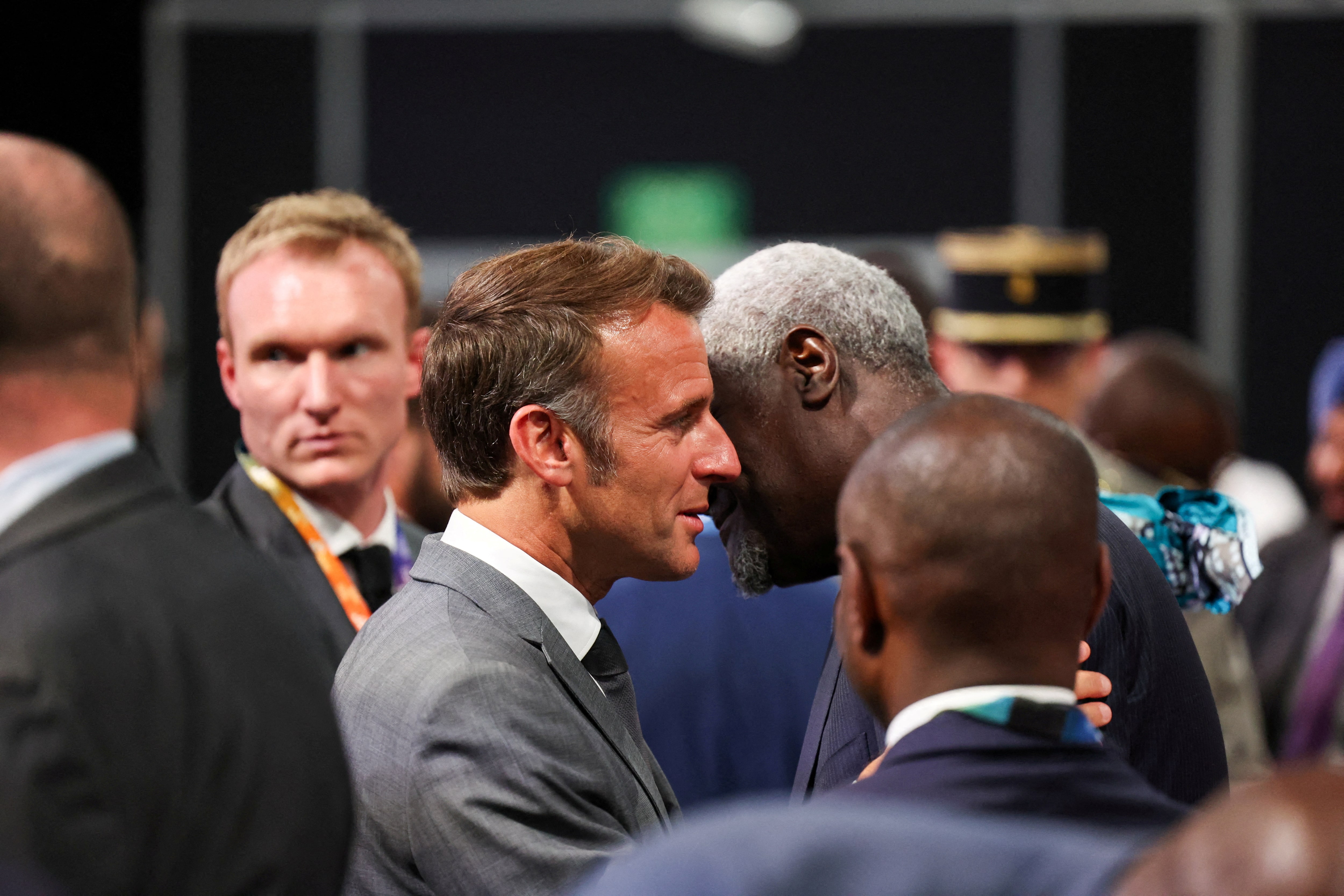 大国が課す関税は「脅迫」の一種、貿易均衡の手段でない＝仏大統領