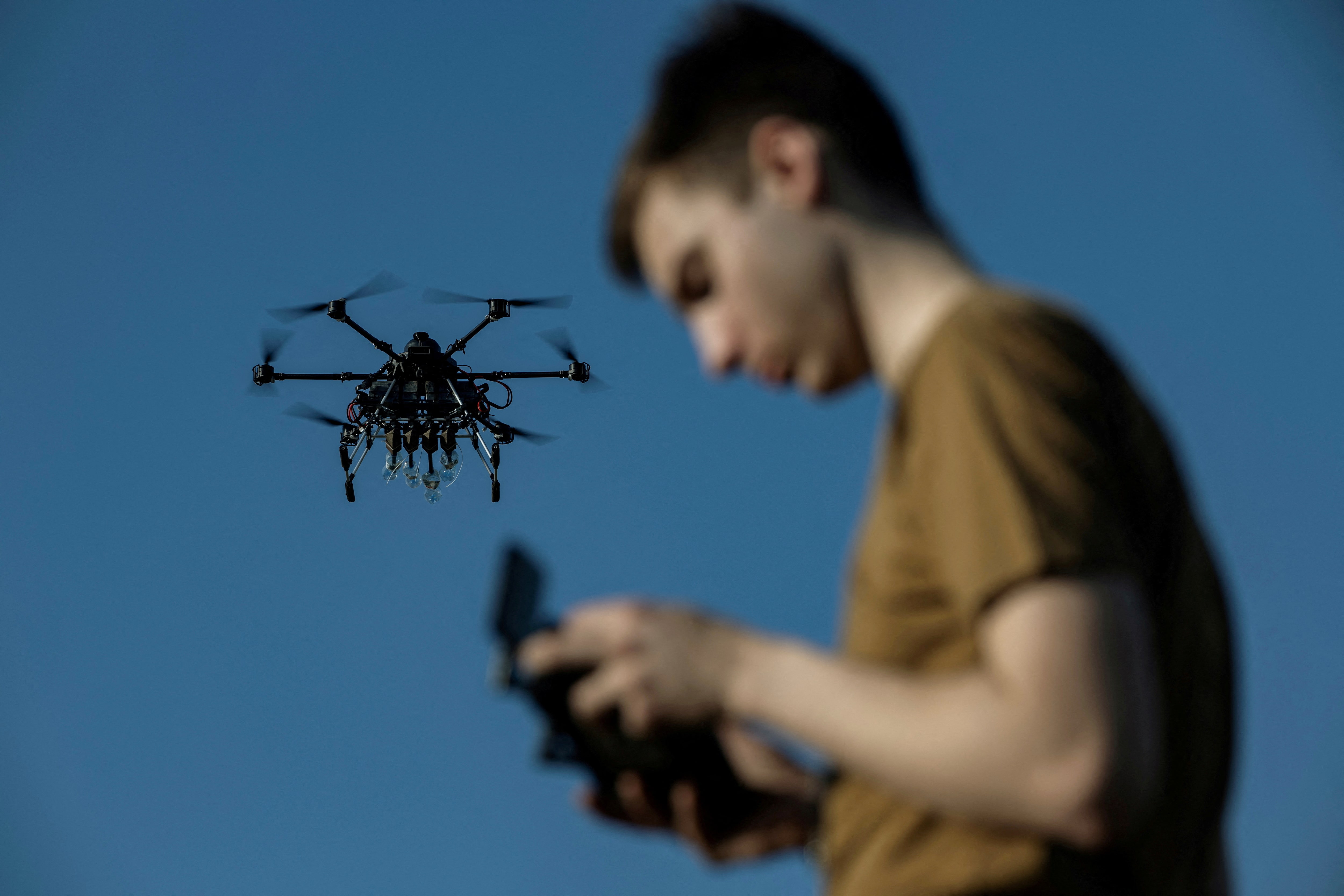 英、ウクライナにドローン10万機提供へ　26年4月までに