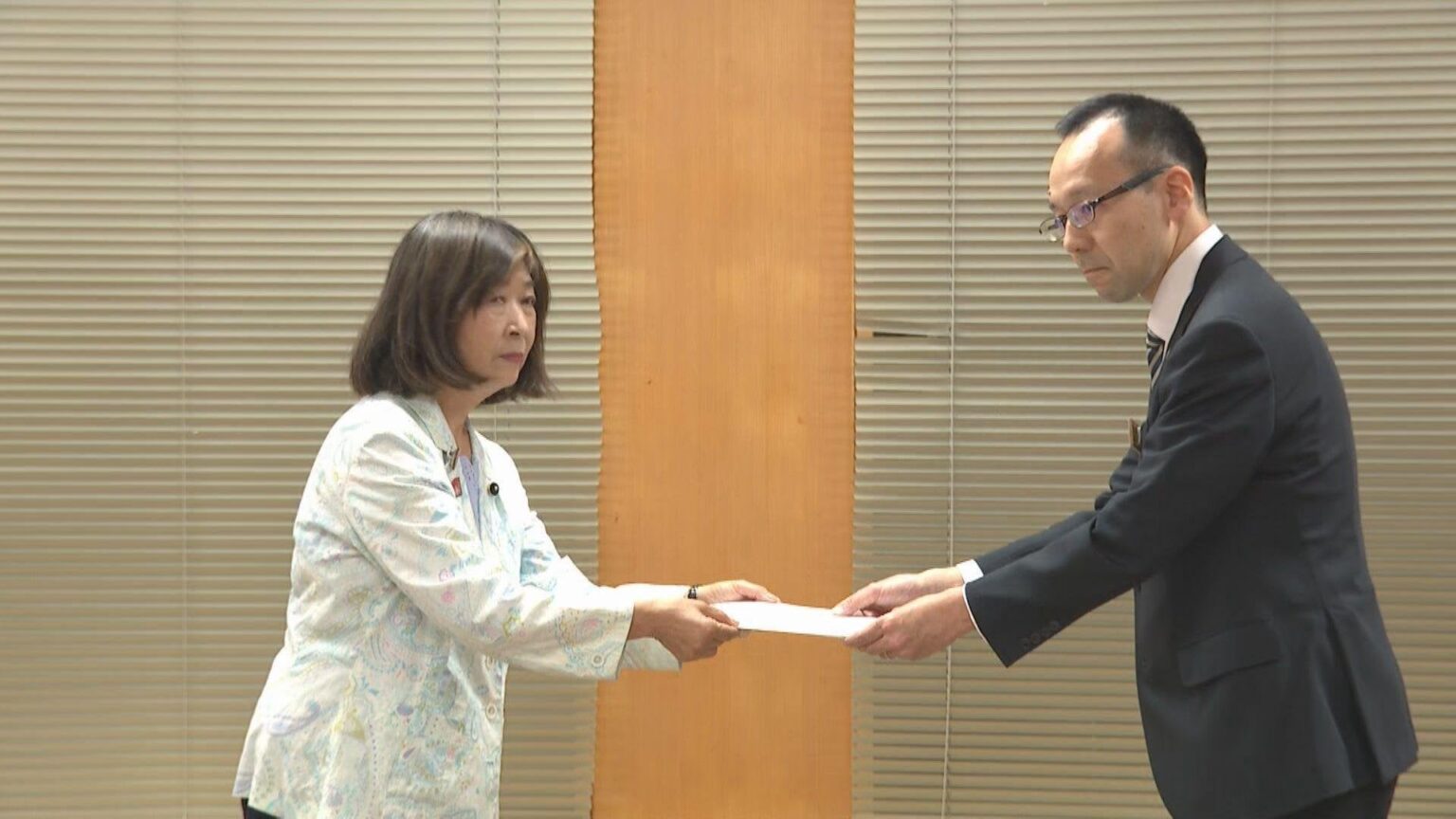 【速報】「知事の資格はない」共産党県議団が斎藤知事に対し『辞職要求』 情報漏洩の指示・告発者特定「違法行為を認めて」申し入れ（読売テレビ） - Yahoo!ニュース