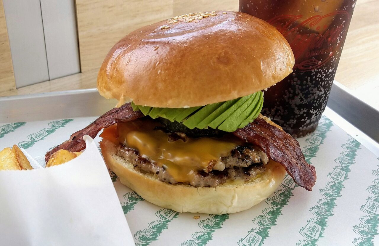 クジラドライブイン