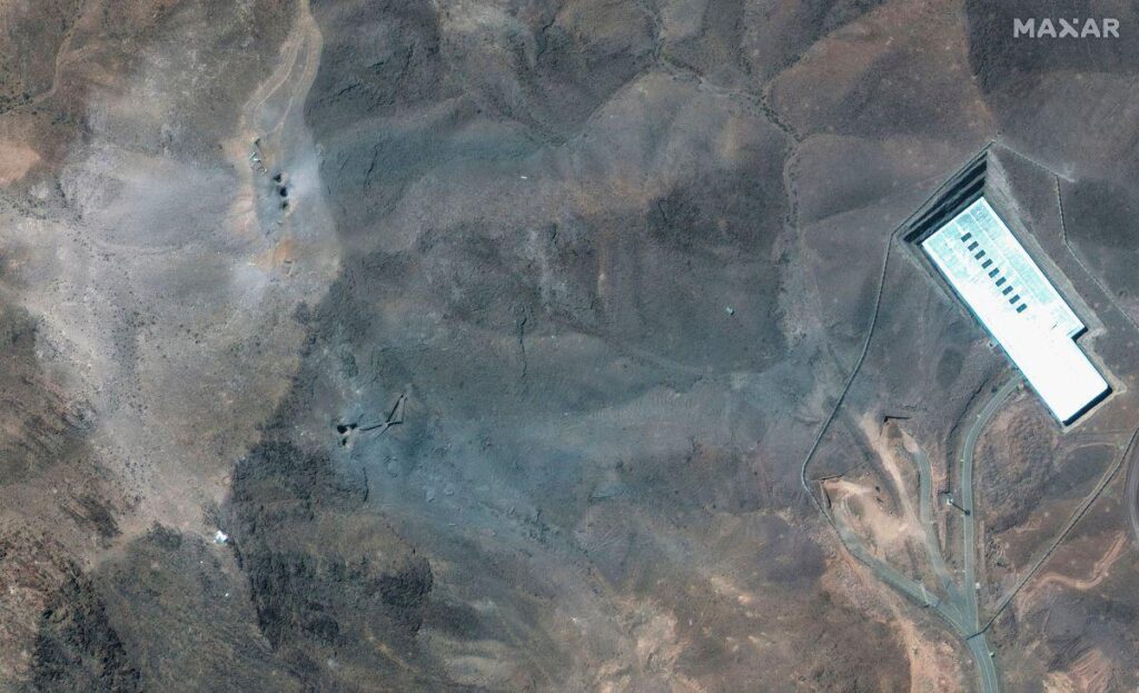 米軍のイラン空爆、核開発の中枢破壊に至らず　初期評価
