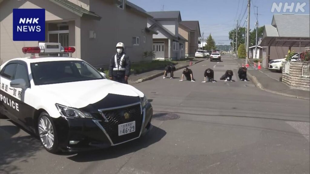 北海道 北見 父親包丁で切りつけた疑いの容疑者に警察官が発砲 - nhk.or.jp