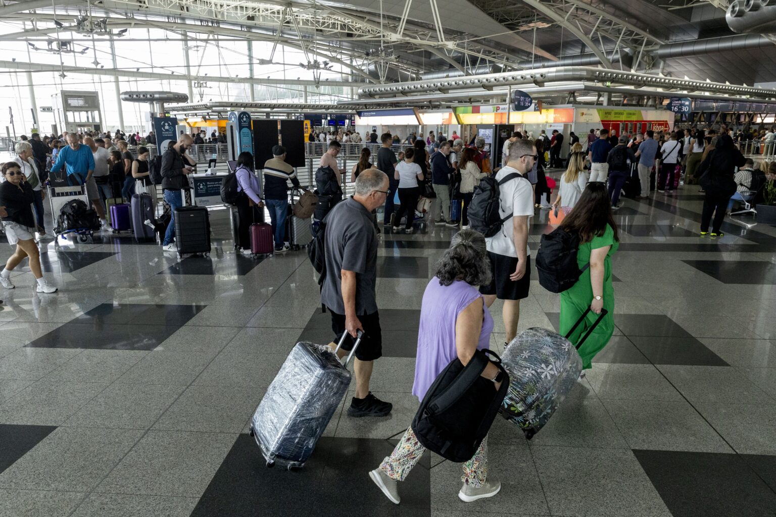 PJは、空港で1億7500万ユーロをコカインで押収しました
