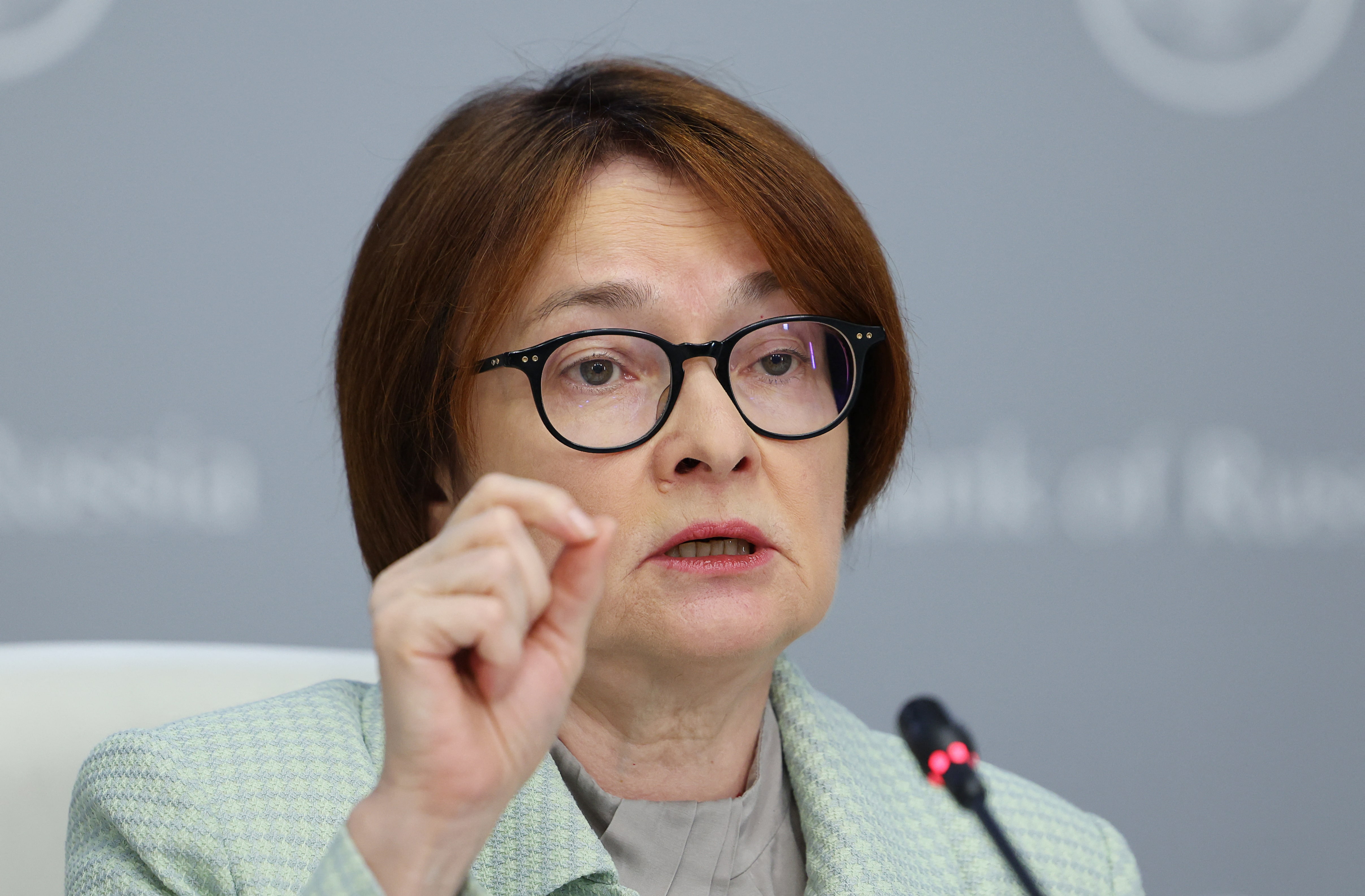 ロシア中銀22年9月以来の利下げ、成長鈍化で　金利20％に