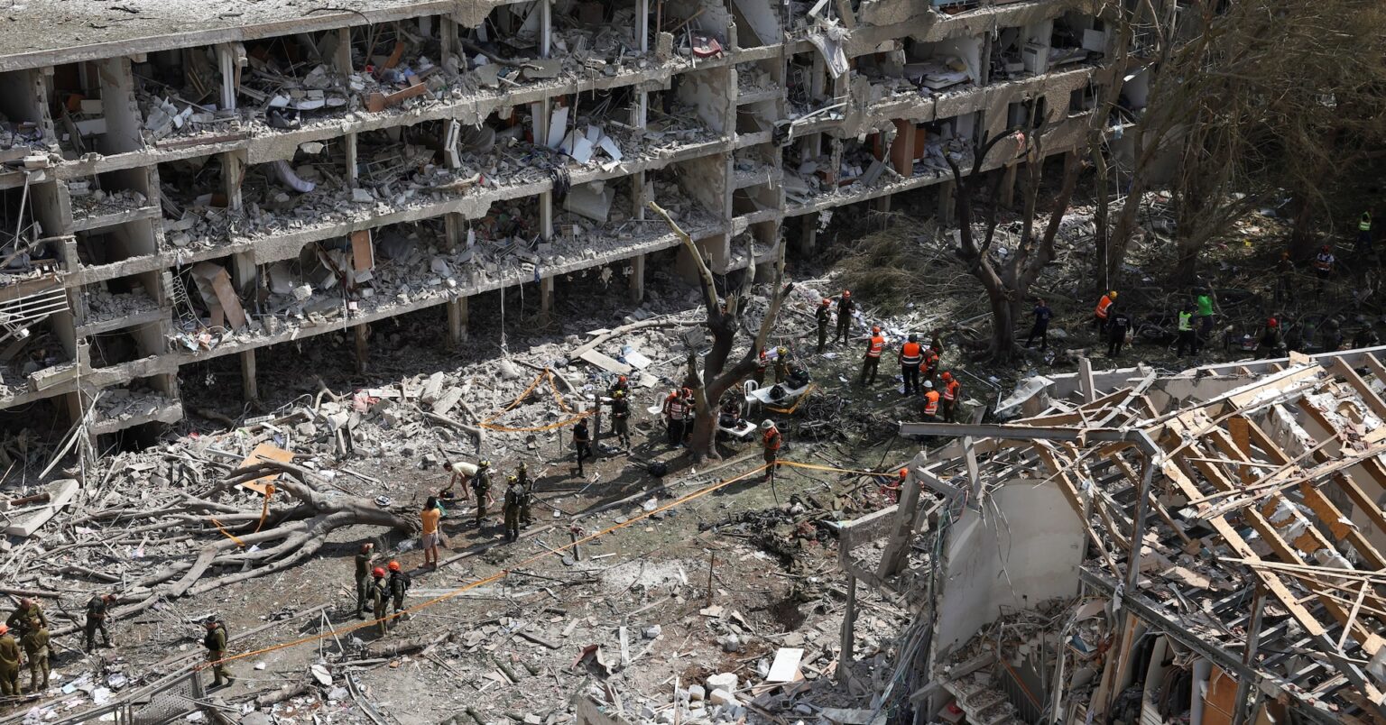 イラン「報復の選択肢検討」、ホルムズ海峡封鎖か　米の核施設攻撃受け | ロイター