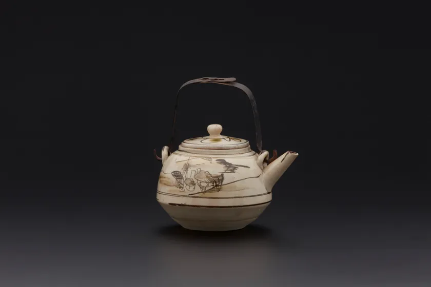 (2)信楽焼「山水土瓶」19C-20 C　個人蔵
