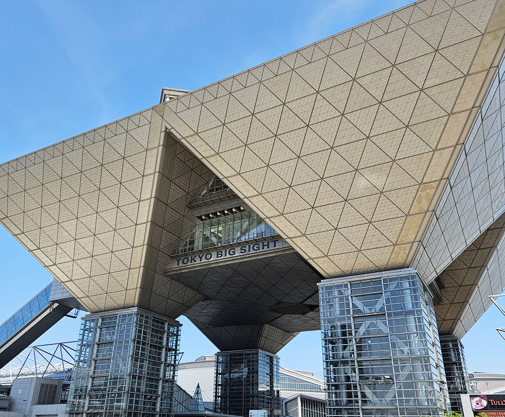 LifTe北欧の暮らし 6月18日〜20日まで東京ビッグサイトで開催されていた「インテリアライフスタイル展2025」会場となったビッグサイトのモニュメント