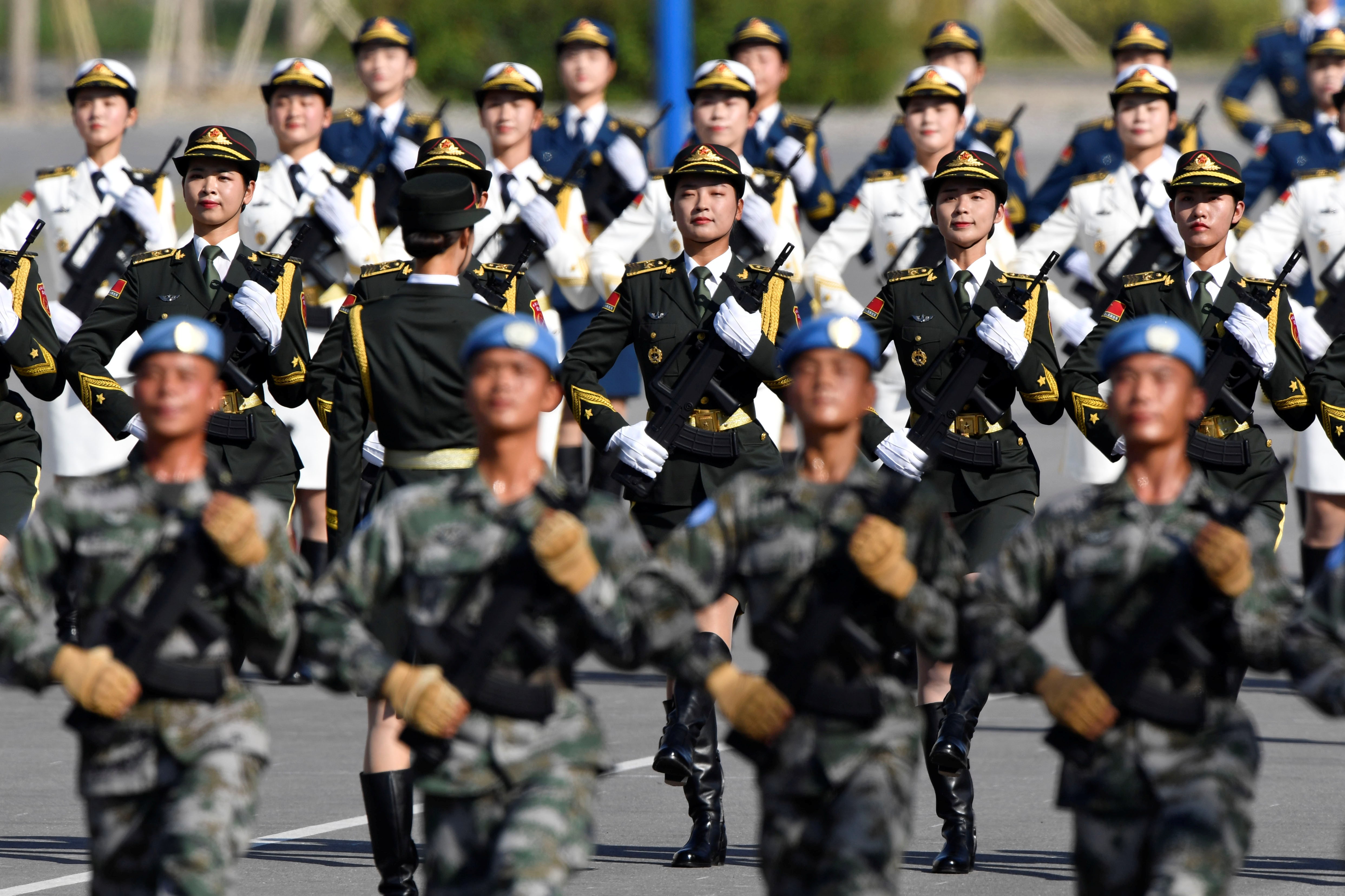 中国軍、戦闘即応態勢強化へ　台湾総統の「1つの国」発言受け
