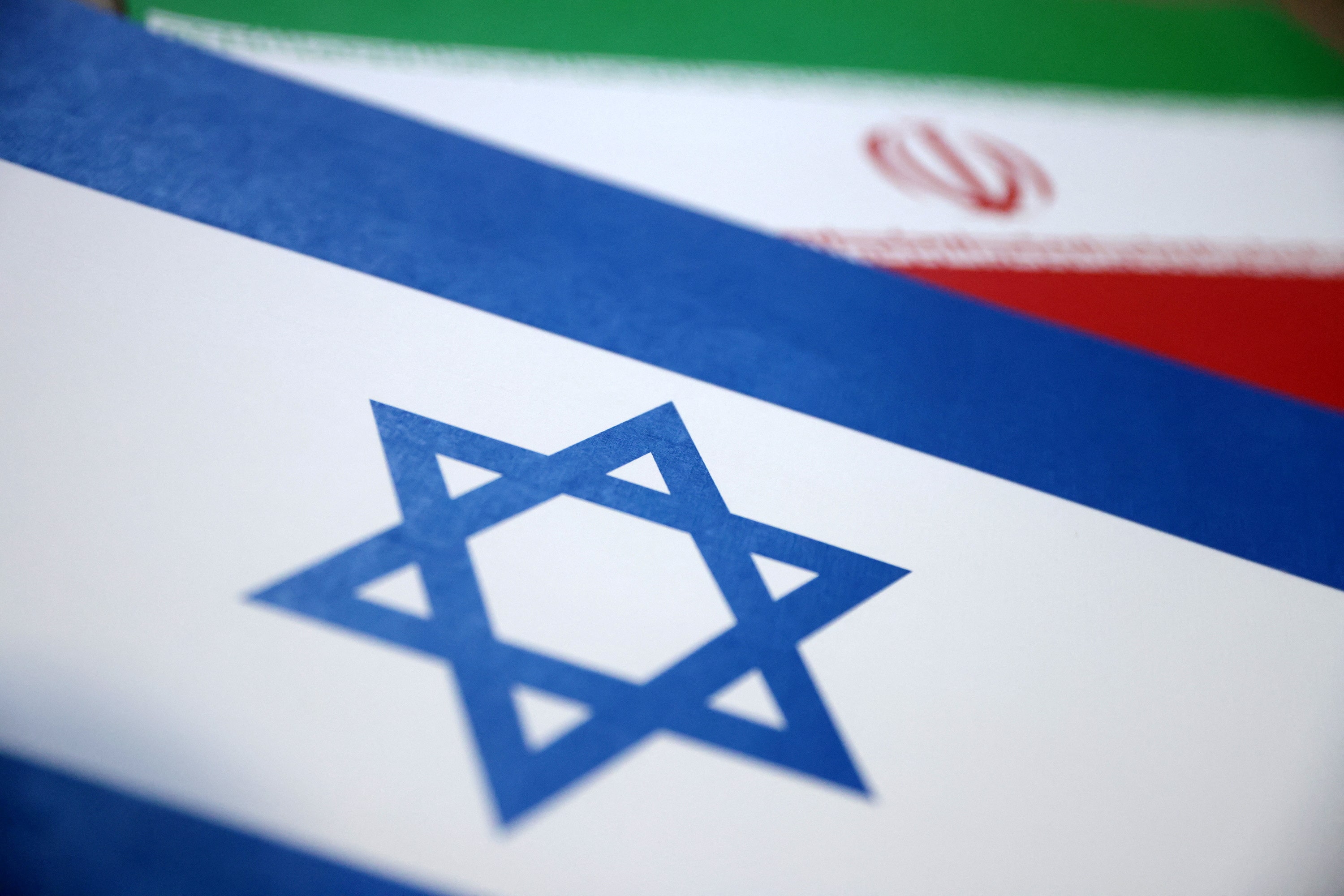 イスラエル、核研究所含むイランの軍事施設数十カ所を攻撃