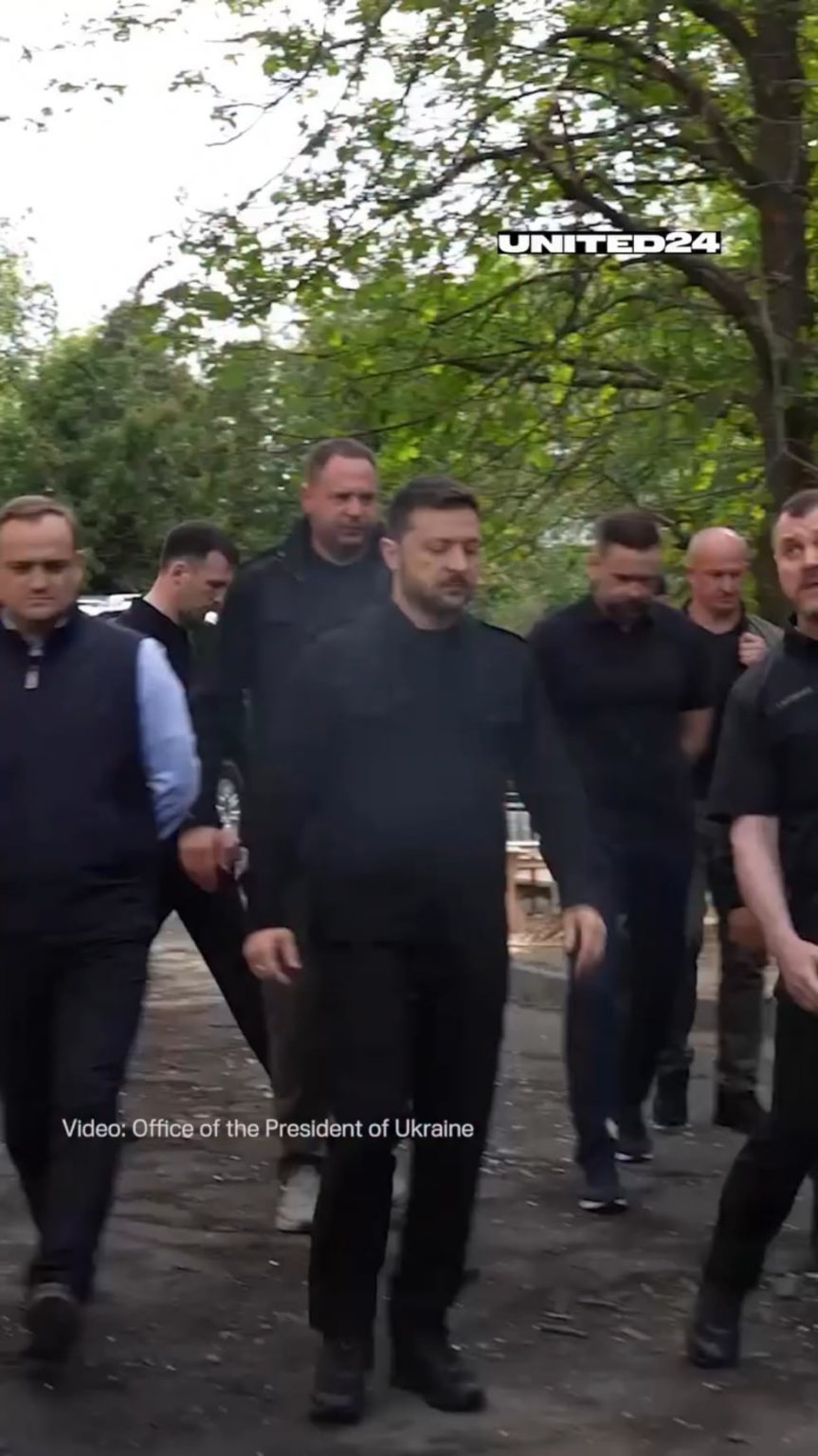 「ロシアは停戦を促進し、殺すことを選択します」と、23人の民間人を殺したロシアのストライキのサイトでのゼレンスキーは