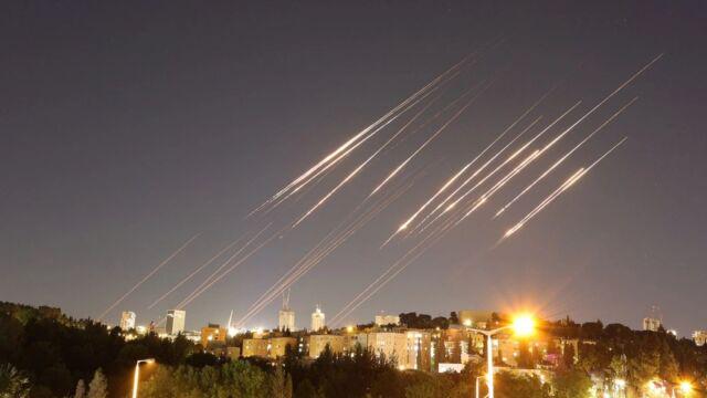 イラン：「今夜、世界が何世紀にもわたって覚えていることは驚きがあります」