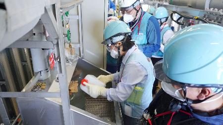ＩＡＥＡ、福島原発処理水採取　海水希釈前、中国も参加 - 琉球新報デジタル