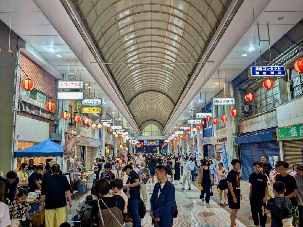 2025年の夏を彩る「土曜夜市」が6月21日からスタート！商店街街が賑わう季節に。 – みとん今治