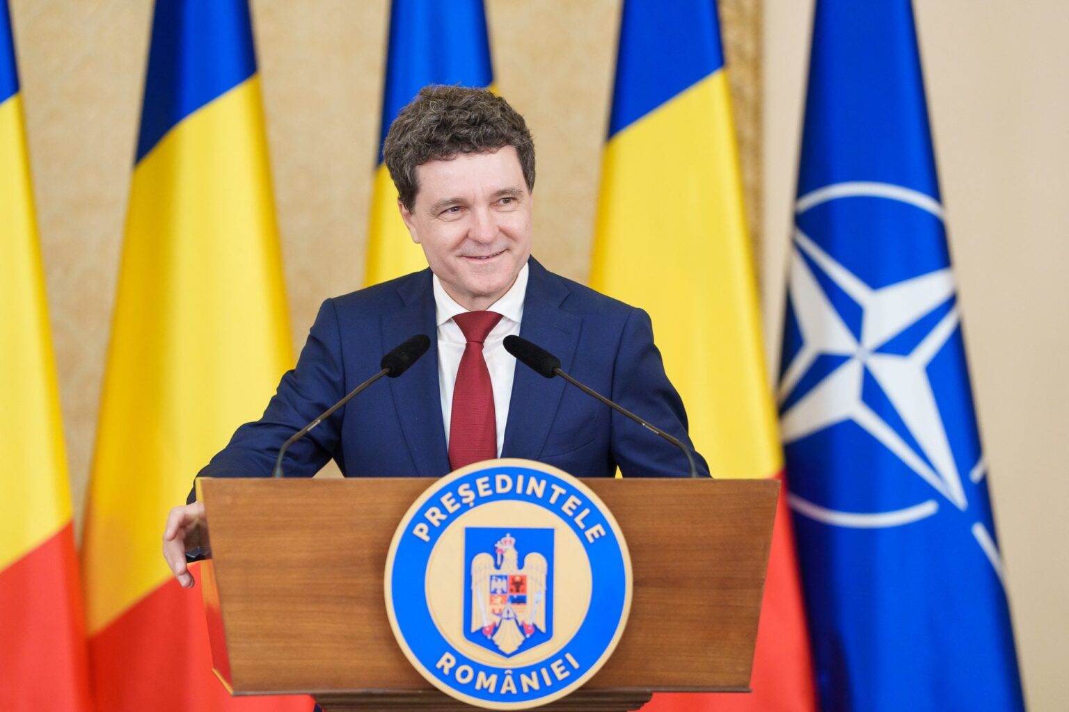 Nicușor Danは、選挙後に大統領として57％の信頼できる割り当てを持っています。
