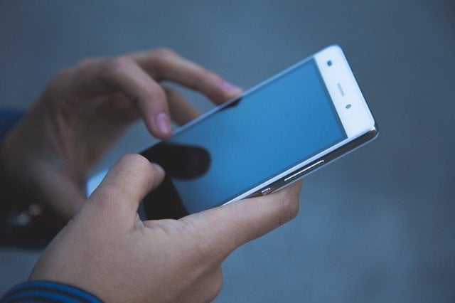 州が介入する決定 - あなたは彼らにカードデータを与えるという要件を伴う電話を受け取ることができません。電話プロバイダーは、偽の国民数を表示するルーマニア以外からの電話をブロックすることができます