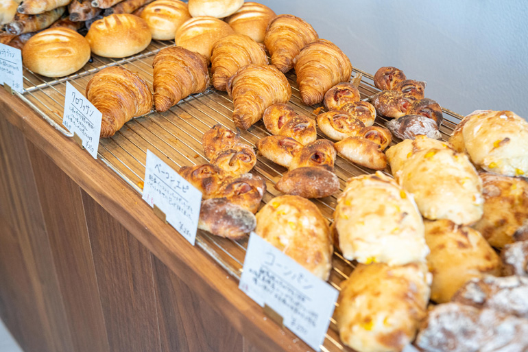 オーソドックスで新しい。埼玉でにぎわう“進化系”町のパン屋／BREAD chikuma