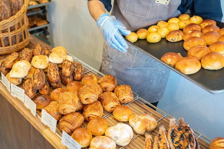 オーソドックスで新しい。埼玉でにぎわう“進化系”町のパン屋／BREAD chikuma