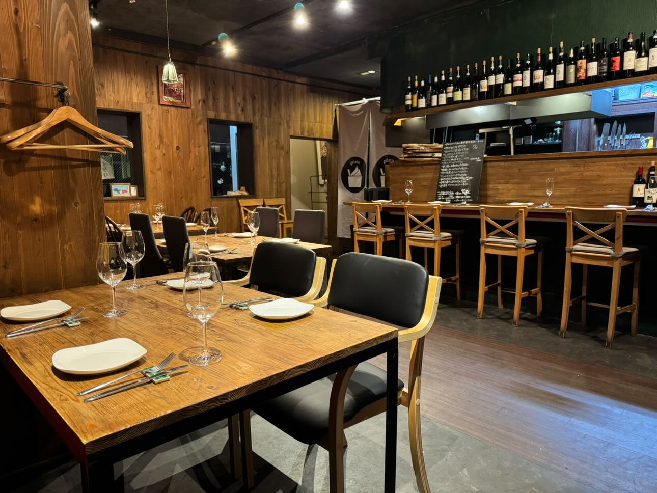 センプリーチェの店内