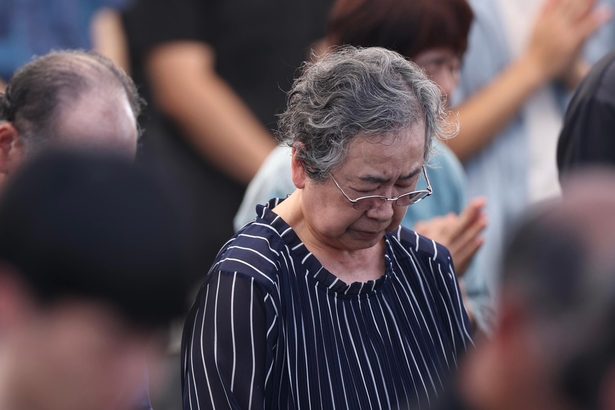 沖縄で全戦没者追悼式始まる　戦後80年・慰霊の日　平和宣言、平和の詩朗読も　三権の長そろう