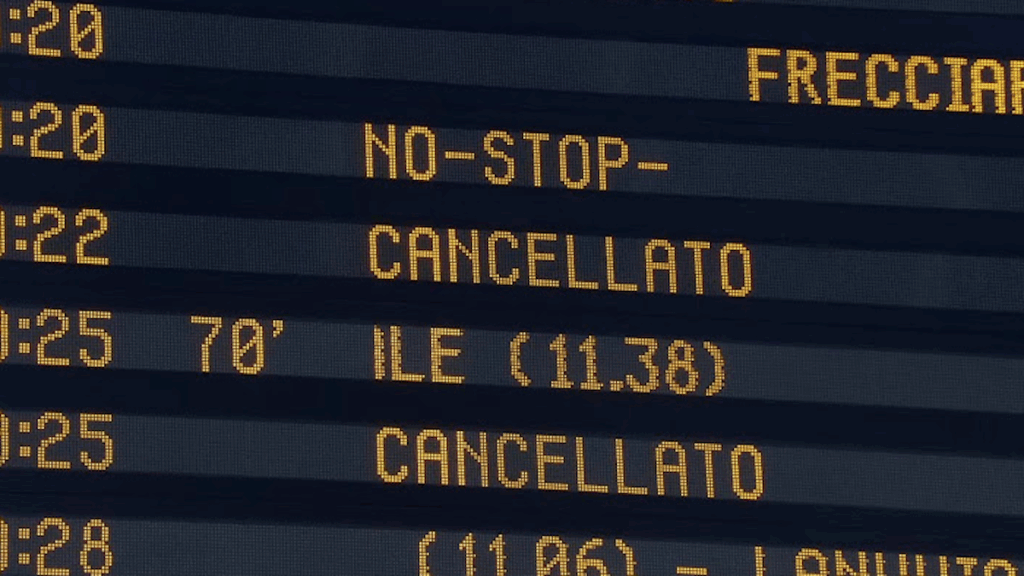 ローマのトレニタリアの崩壊：電車の遅延とキャンセル、イタリア全土で不便。何が起こったのか