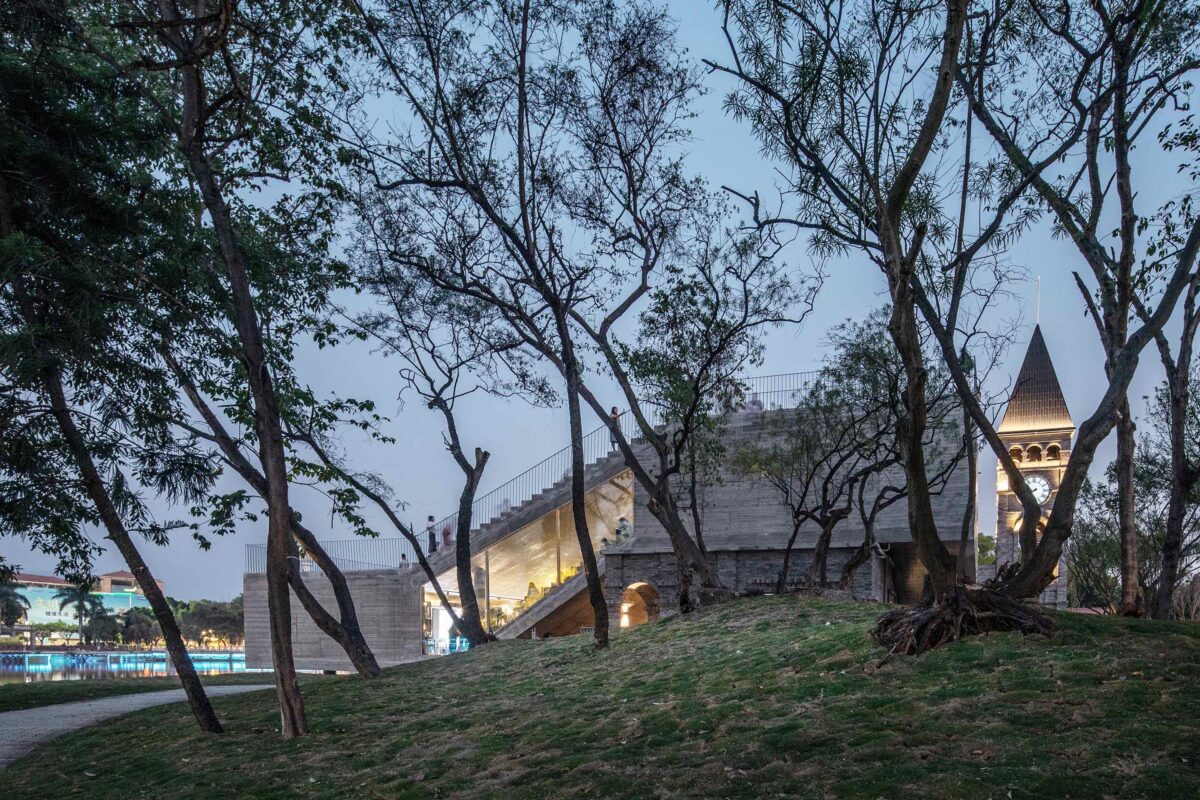 〈蒙自NSAU書店(Mengzi NSAU Bookstore)〉外観 | 設計:ZAO | Photo:Wu Qingshan
