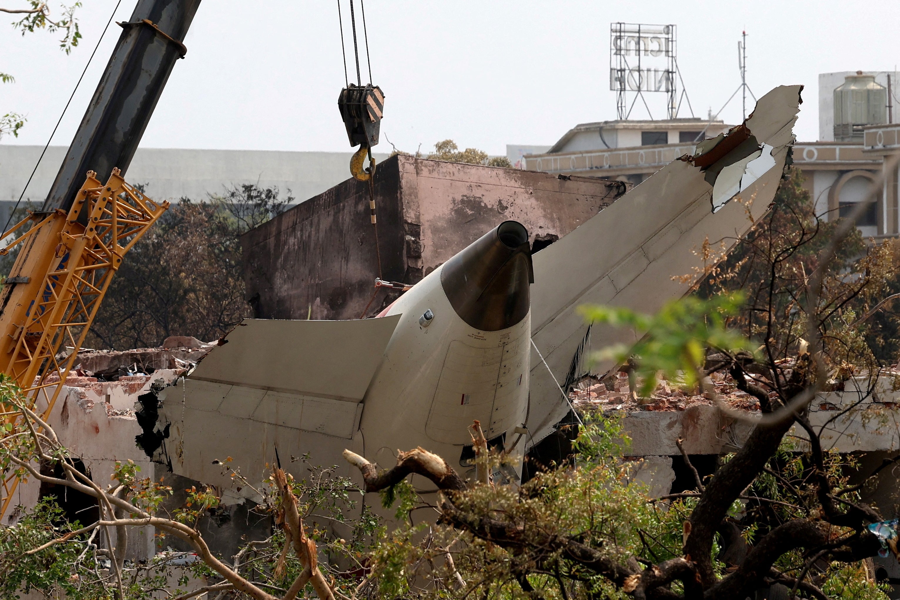 ボーイング機墜落、米当局が現地で調査開始　印当局が点検命令