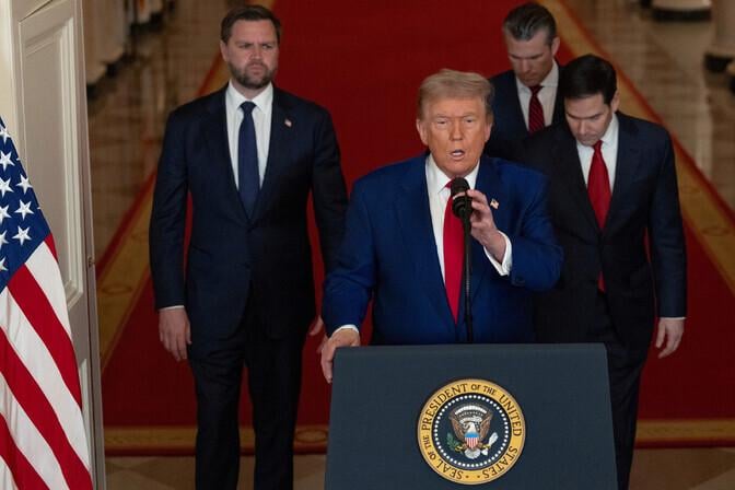 トランプはイランの核施設に対する攻撃を報告した