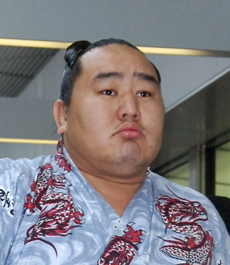 元横綱・朝青龍の現在の姿が激変…白鵬とモンゴルで2ショット「2人とも華あるなぁ！」「永遠のヒーロー」 - まいどなニュース