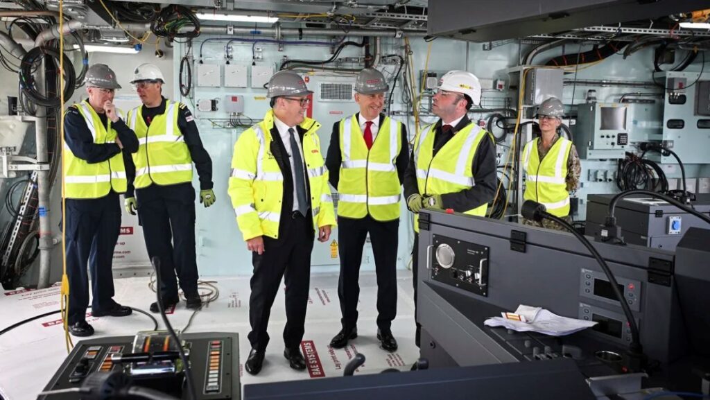 英、攻撃型原潜を最大12隻建造へ ロシアにらみ「戦闘準備態勢」入り – CNN.co.jp 英、攻撃型原潜を最大12隻建造へ ロシアにらみ「戦闘準備態勢」入り - CNN.co.jp