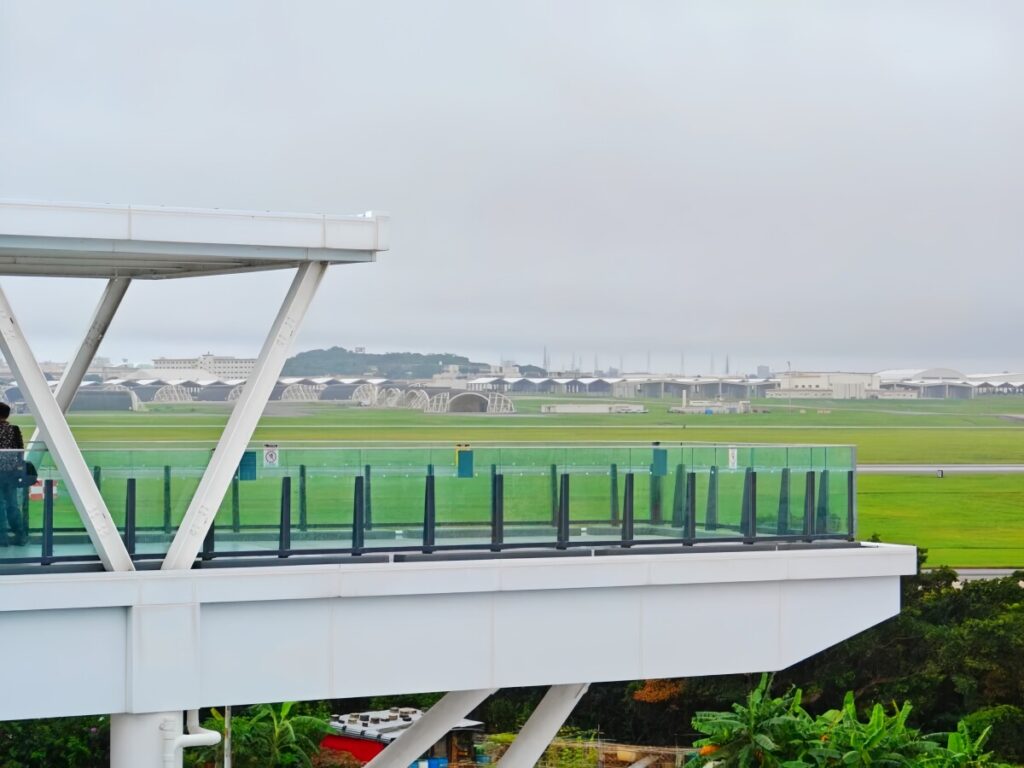 沖縄県の米軍嘉手納基地で爆発、中国でも注目