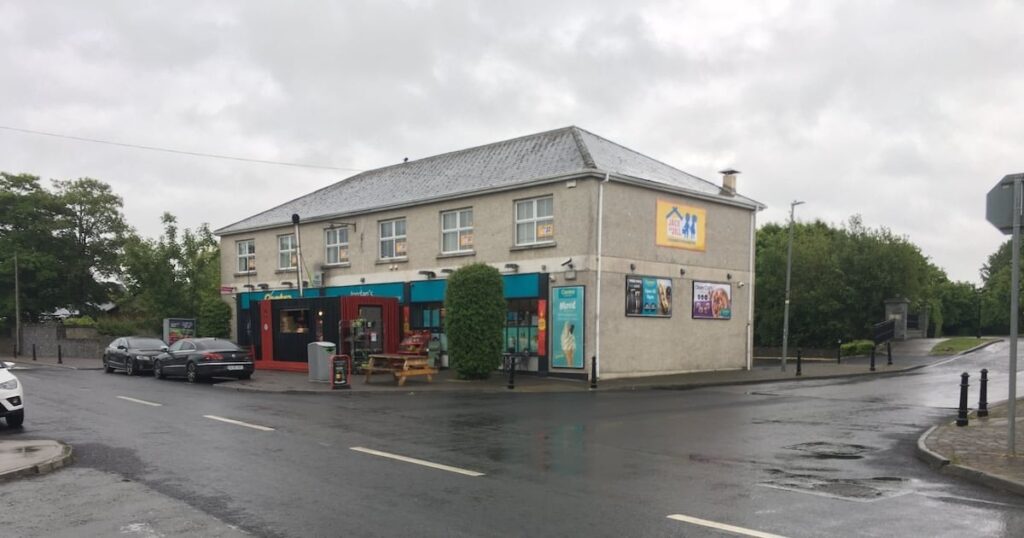 それはばかげています - 私たちはここに何もありません」：Co Kildare Villageの最後の店を失う