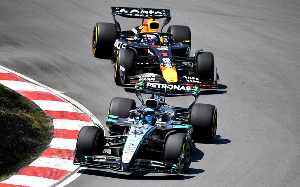 2025年F1第10戦カナダGPの決勝レースで首位を争うジョージ・ラッセル（メルセデス）とマックス・フェルスタッペン（レッドブル）、2025年6月15日ジル・ビルヌーブ・サーキット
