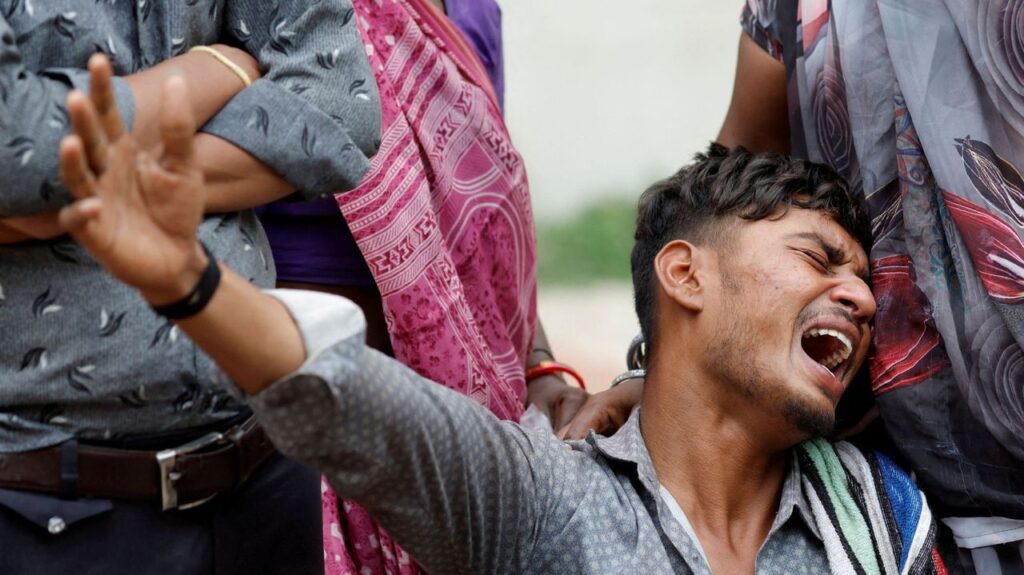 インド墜落 地上でも24人死亡か - Yahoo!ニュース