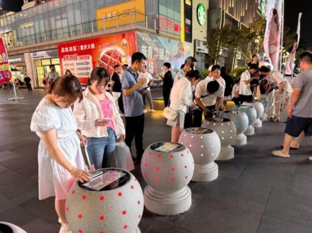 深セン街頭の車両進入除け石柱でワイヤレス充電が可能に―中国