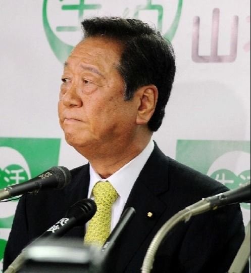 小沢一郎氏が「小泉コメ劇場」に危機感 父の〝郵政解散劇場〟に重ねて「劇場型政治は目くらまし」と批判 ―「爽やかなお面をつければ裏金も物価高も人口減少もみんな忘れてくれる」