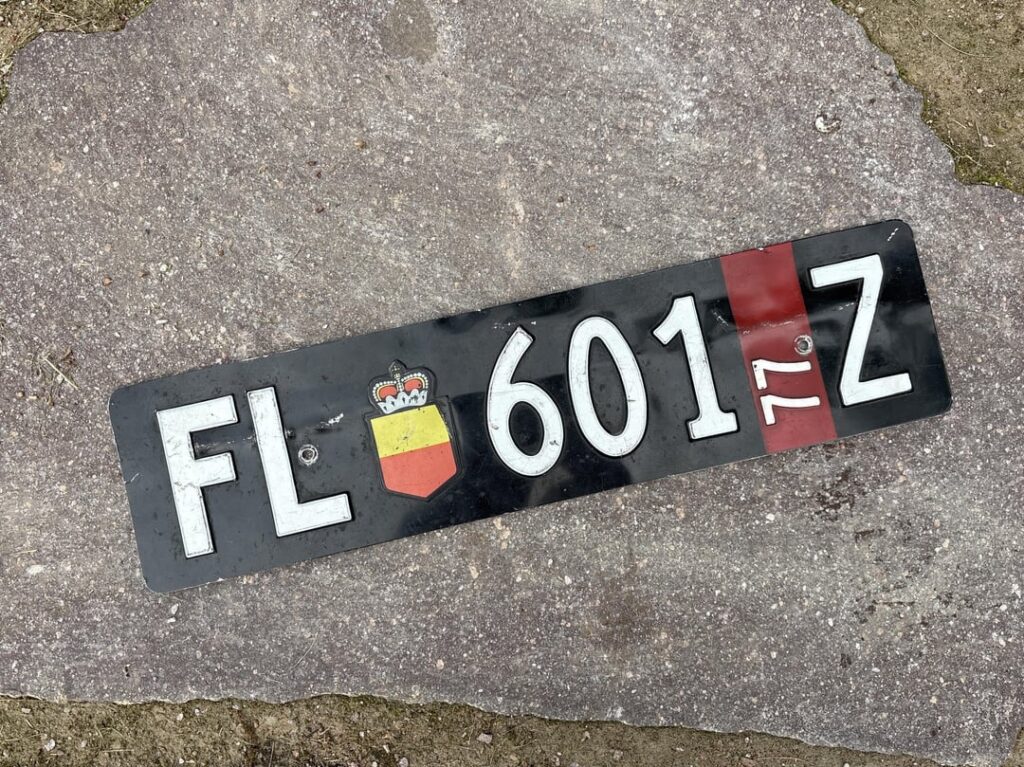 LieChtensteinからナンバープレートを購入しました