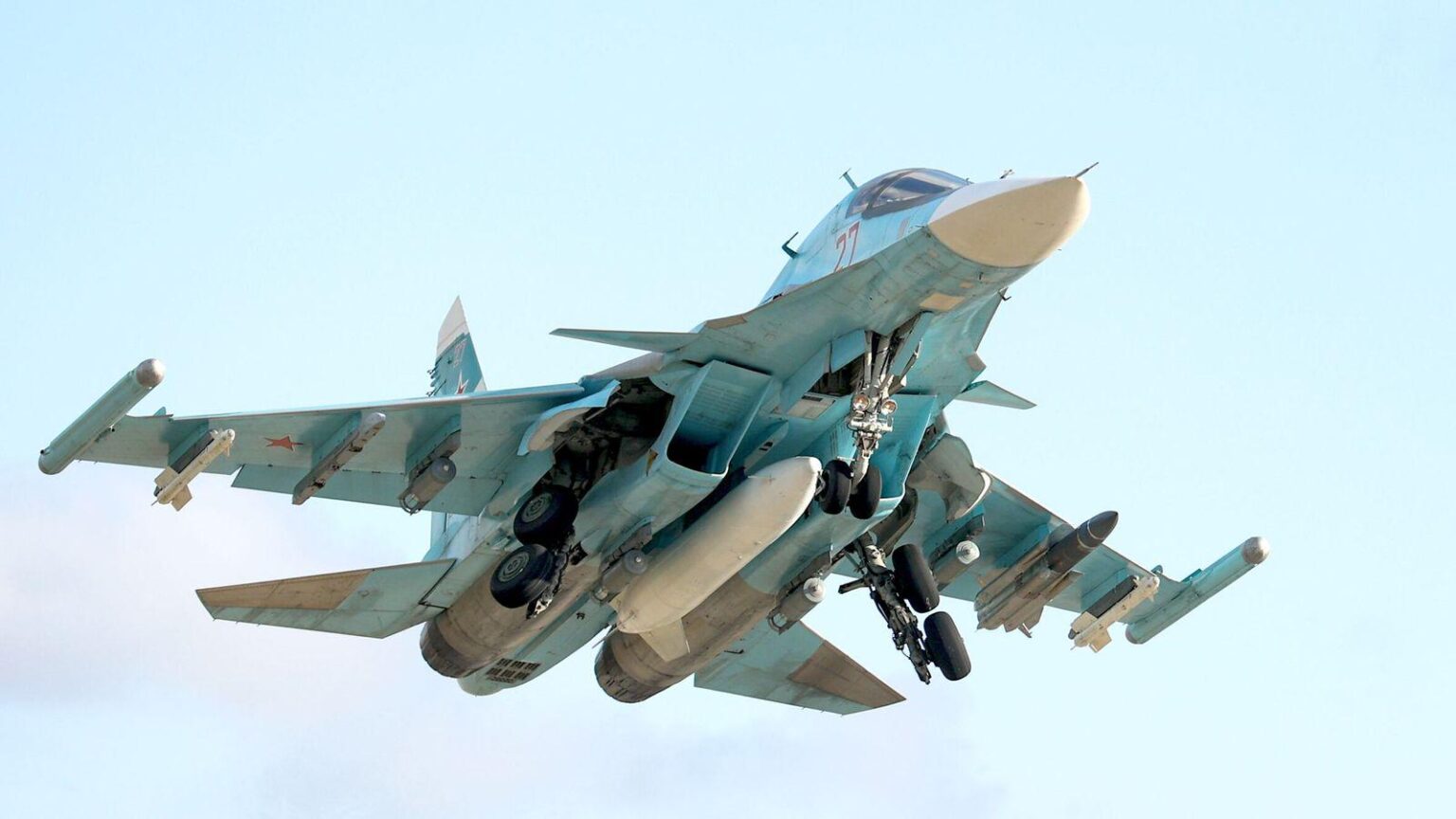 ウクライナ戦争最新：ロシアの空軍基地でウクライナ特殊部隊「爆撃機を破壊する」 - プーチン大統領が軍事支出を削減する計画として|ワールドニュース