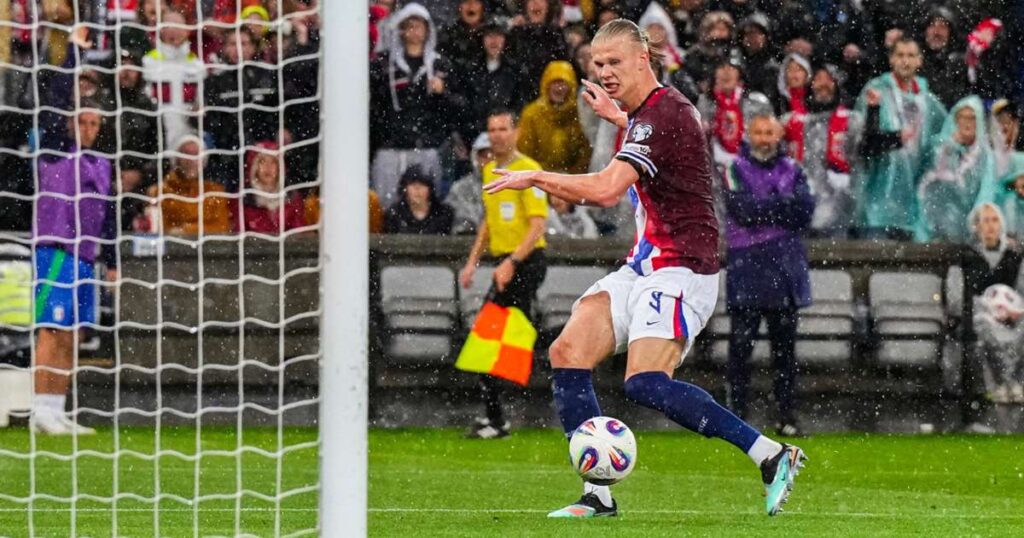 Hosts run riot to maintain perfect start to qualifying