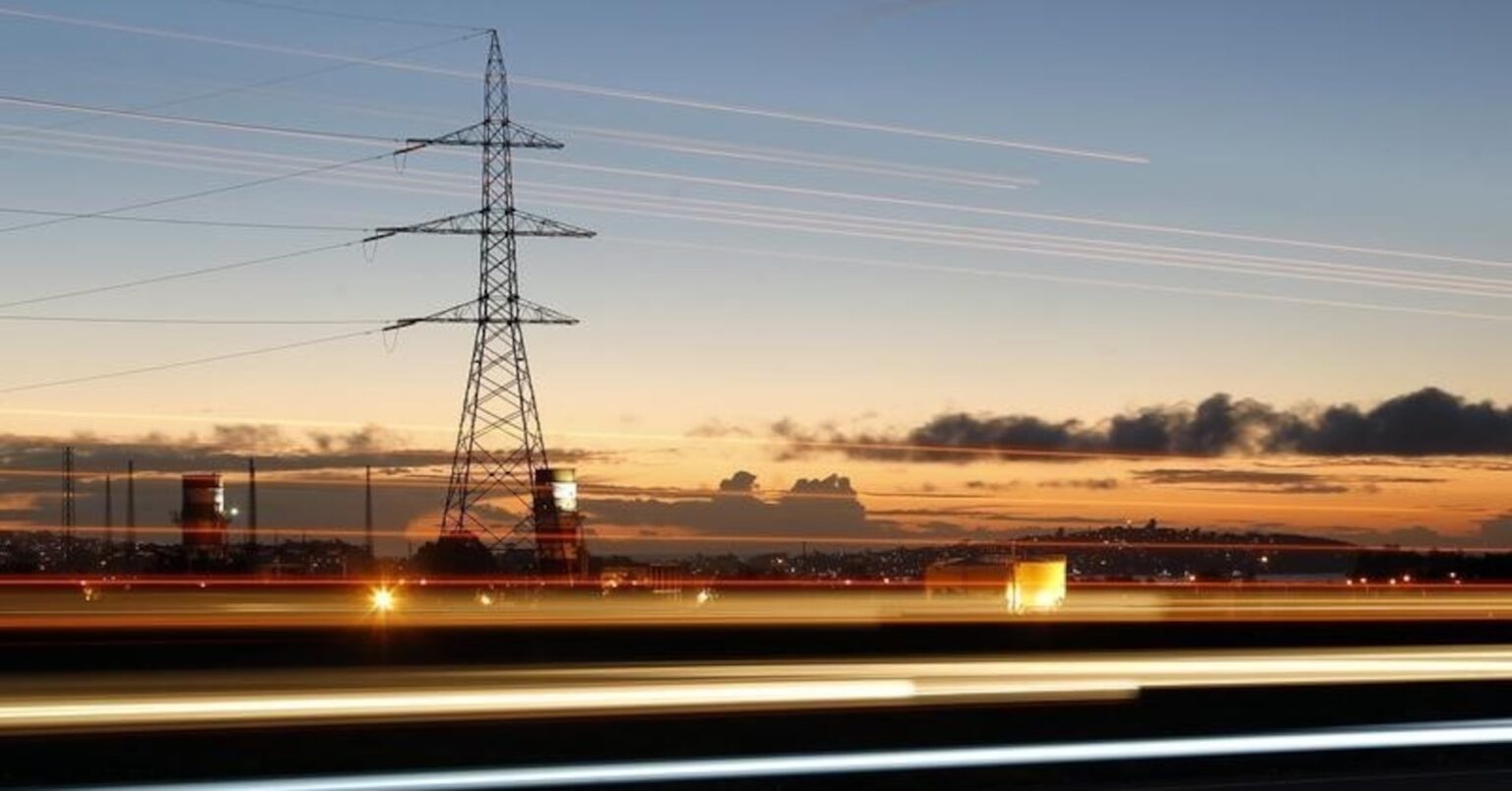 EXCLUSIVA-Exitosa licitación eléctrica en Chile asegura precios por debajo 60 dlr Mwh: ministro EXCLUSIVA-Exitosa licitación eléctrica en Chile asegura precios por debajo 60 dlr Mwh: ministro