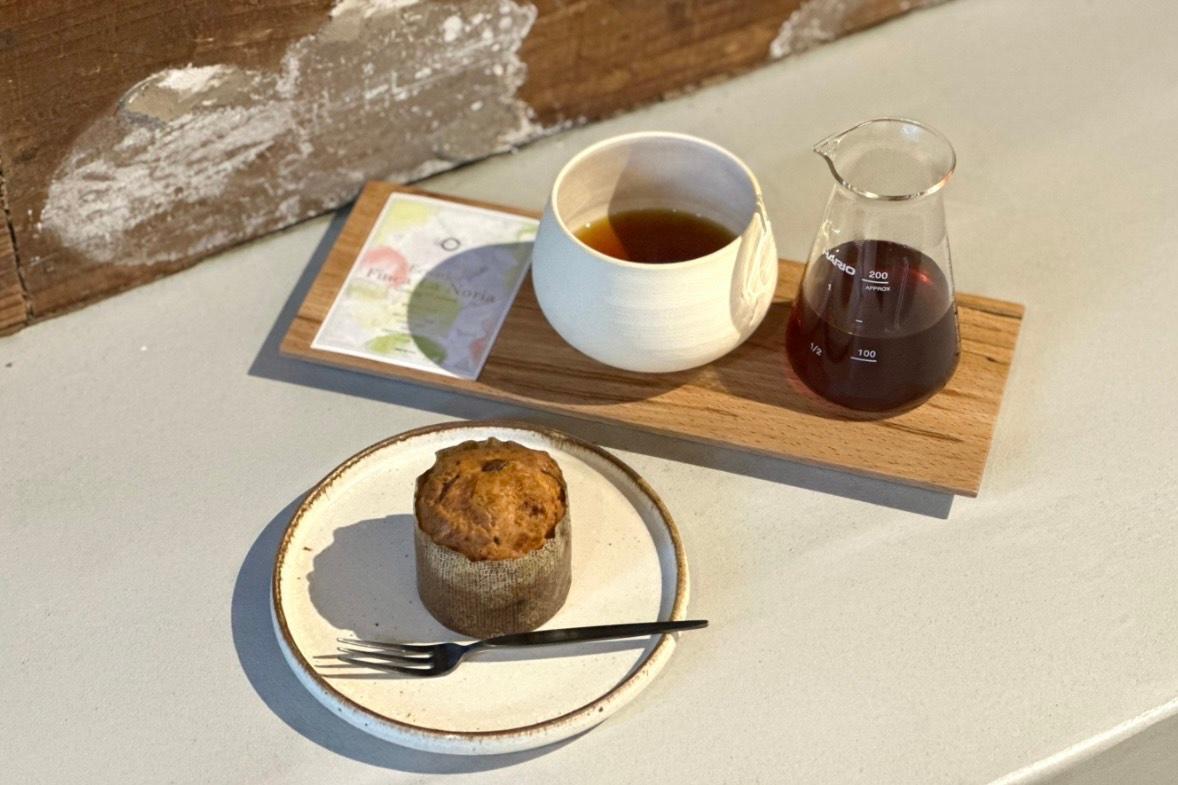 写真はドリップコーヒー（Ecuador Finca La Noria geisha）とケークサレ