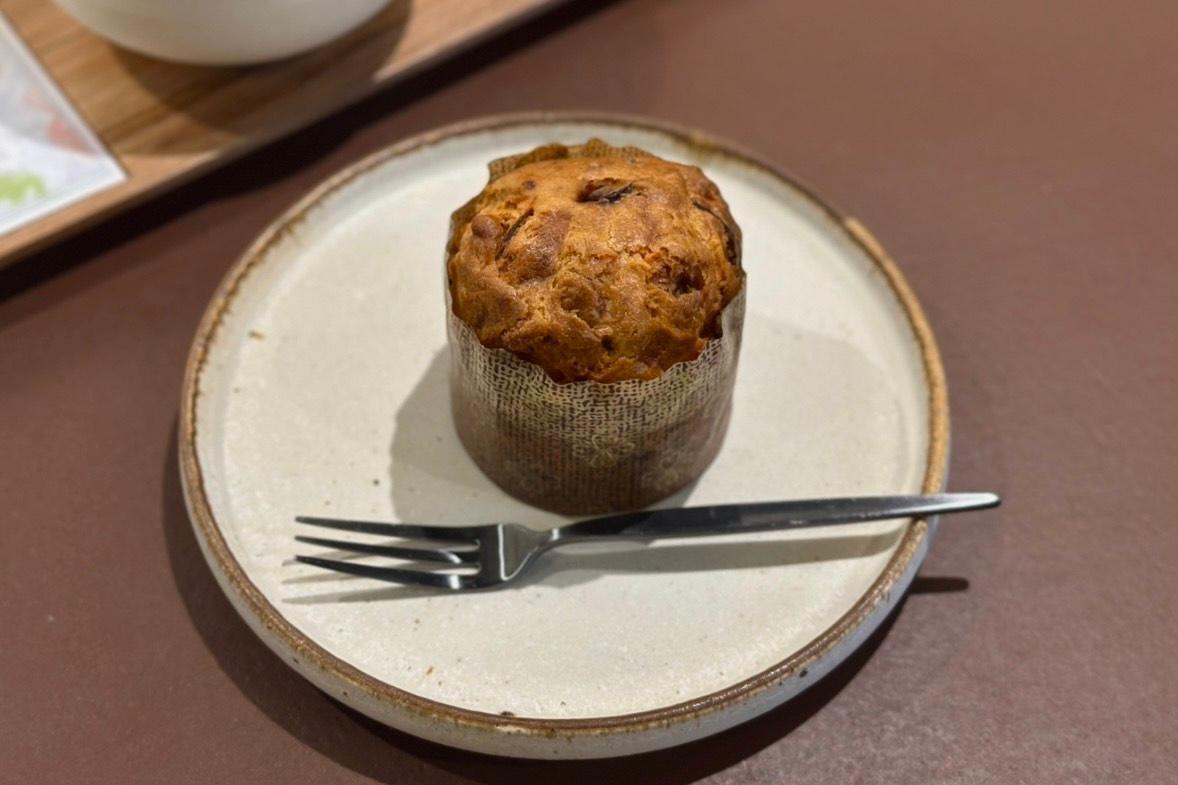 野菜の甘さを感じる食事系焼菓子ケークサレは、軽食にもぴったり