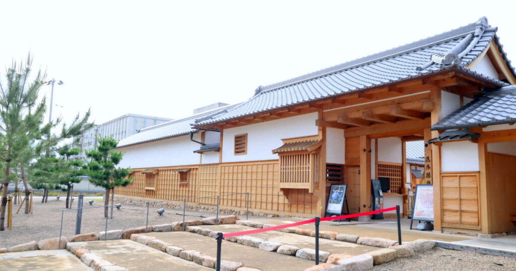 最初に設置された「兵庫県庁」の建物を再現！『県立兵庫津ミュージアム』初代県庁館に行ってきました | Kiss PRESS(キッスプレス)